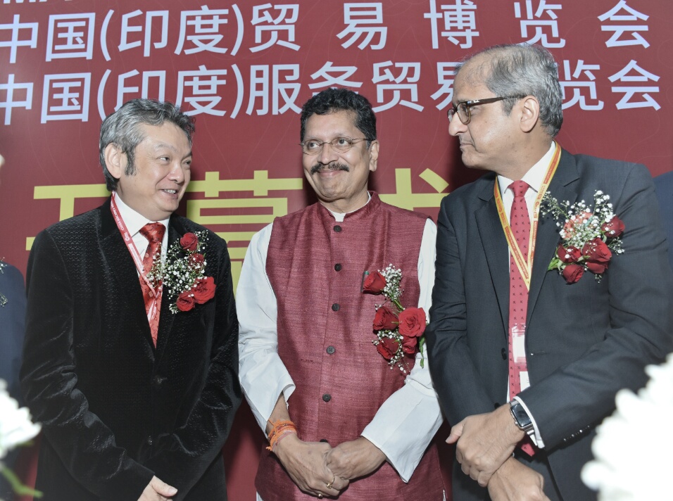  (Left to Right) Wang Shicai, Shri Deepak Kesarkar and Ninad Karpe - Photo By Sachin Murdeshwar GPN / 5.12.17