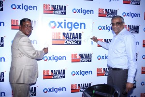 Big Bazaar Direct, a revolutionary Assisted e-Commerce business of Future Group announces its tie-up with Oxigen Services Pvt. Ltd, India’s largest payment service provider. Mr. Pramod Saxena, Chairman & Managing Director, Oxigen Services & Mr. Kishore Biyani, Group CEO, Future Group were present at the occasion. This association empowers Oxigen’s retailers to sell the wide assortment of Big Bazaar Direct.