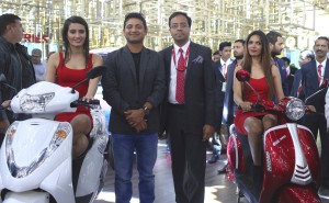  Ace Indian Cricketer Piyush Chawla  & Mr. Ayush Lohia, CEO Lohia Auto Industries & unveiling the path breaking range of electric vehicles at Auto Expo 2016.