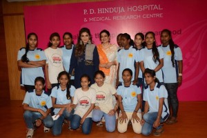 Raveena Tandon, Moushumi Chatterjee celebrate women's day with kids at P.D.Hinduja Hospital