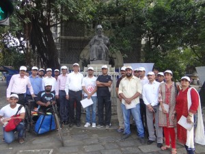 L-R - Shr. Satish Soni, JMD of MTDC & Dr. K.H Govind Raj, MD of MTDC at the Heritage Walk in South Mumbai on the occassion of World Tourism Day