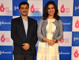 Lara Dutta with Ganesh Bangalore,VP Marketing J&J Consumer India