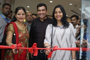Pallavi Saxena wife of MD Ravi Saxena, Chef Sanjeev Kapoor, Alyona Kapoor launch the store at R City Mall Ghatkopar.(photo by GPN) 