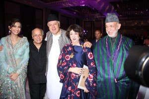 L to R : Sonam Kapoor-Mahesh Bhatt-Farooq Abdullah and Hamid Karzai at the Mother Teresa Memorial International Award for Social Justice.-Photo by GPN Network