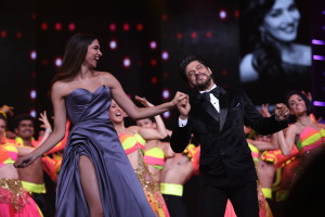 SRK and Deepika on stage at Lux Golden Rose Awards - Photo by GPN Network