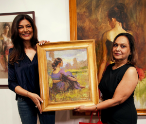L to R : Actress Shusmita Sen with Agnela John Fernandes at Jehangir Art Gallery (Circular Art Gallery), Kala Ghodainaugurated the master painter’s current show titled Masterstrokes, a tribute to the late painterJohn Fernandes’ - Photo by GPN NETWORK