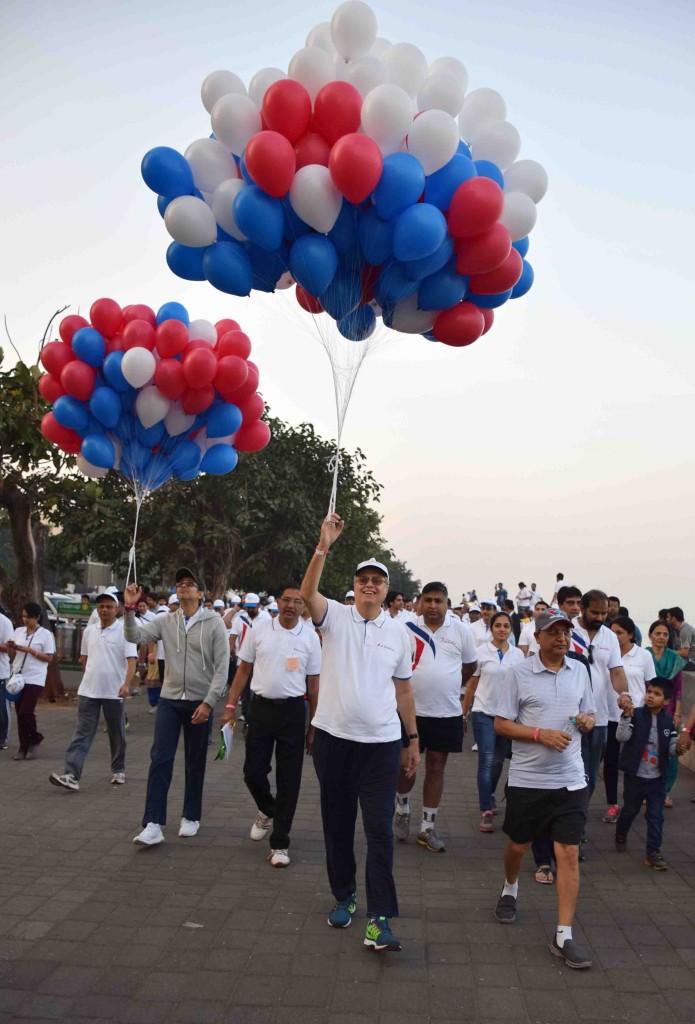 Mr. Nimesh Kampani, Chairman, JM Financial Group and Mr. Vishal Kampani, MD JM Financial group flagging off the annual Walkathon by JM Financial Foundation at marine drive today. More than 500 members of the corporate world and Fitness enthusiast participated in the annual Walkathon organized by JM Financial Foundation to raise awareness on various social causes.- Photo By Sachin Murdeshwar GPN NETWORK. 