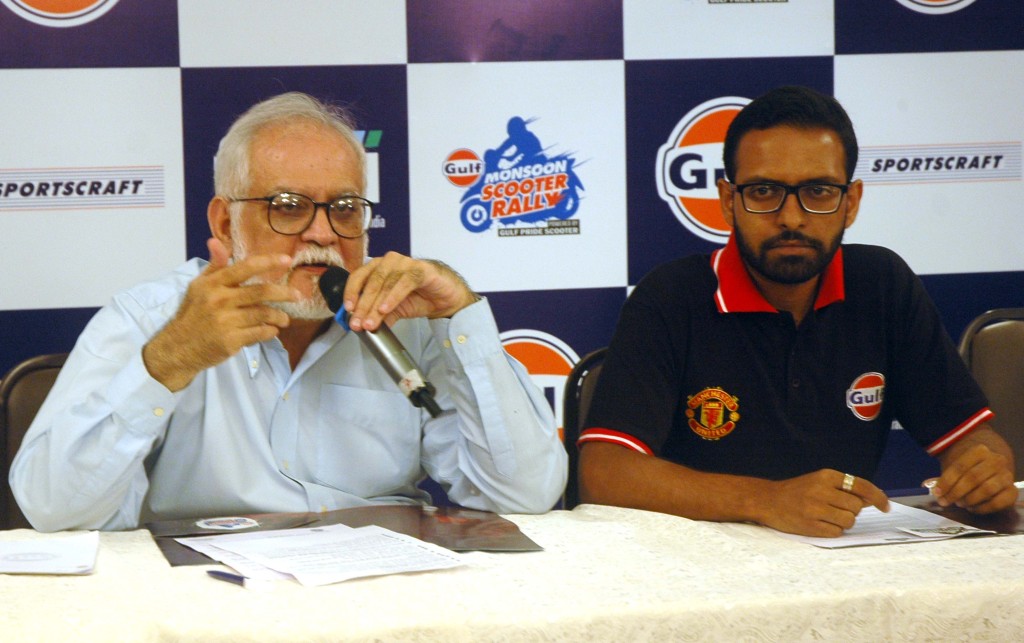 L-R : MR. SHRIKANT KARANI MD, SPORTSCRAFT WITH MR. RAVI CHAWLA MD, GULF OIL AT THE 28TH EDITION ANNOUNCEMENT PRESS MEET OF 'GULF MONSOON SCOOTER RALLY'TO BE HELD IN NAVI MUMBAI ON JULY1-2 - Photo By Sachin Murdeshwar GPN NETWORK