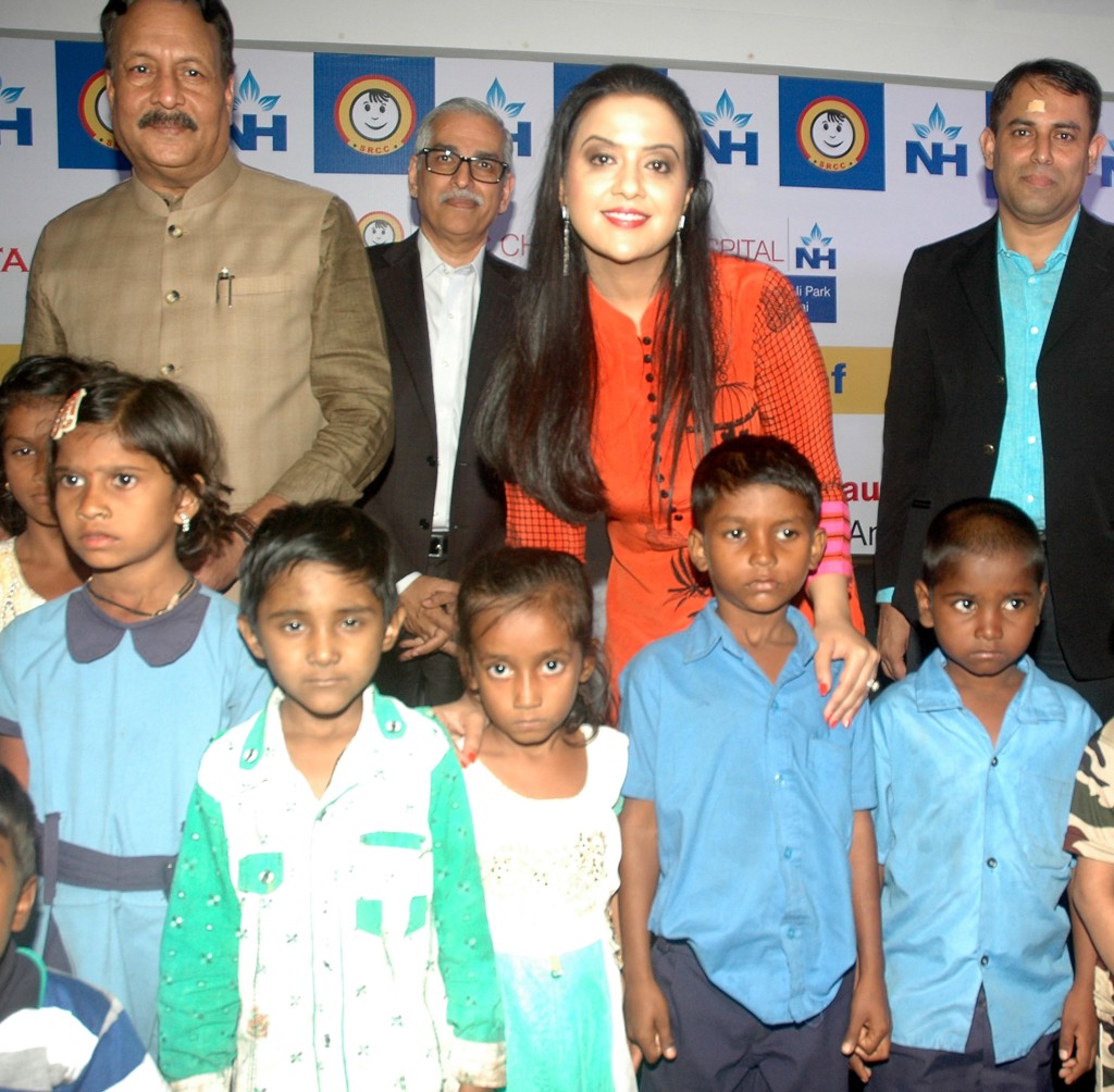 Smt. Amruta Fadnavis, wife of Chief Minister of Maharashtra Devendra Fadnavis, at the inaugural lamp lighting ceremony of “Raksha Camp – Save the Little Hearts” organised by Narayana Health SRCC Children’s Hospital, where over 500 children from various districts of Maharashtra like Palgharh, Latur, Yavatmal etc will get screening and treatment for their cardiac disorder. Other dignitaries included Madan Yerawar- Guardian Minister, Shiv Kumar Dighe- Charity Commissioner, Mumbai, Kumar Chaitanya- Head of Individual Grants-TATA Trust, Omprakash Shete- OSD to Chief Minister, Chief -CM’s Medical Assistance Cell and Dr Ashutosh Raghuvanshi, Vice Chairman, Managing Director and Group CEO, Narayana Health, were present at the event in Mumbai - Photo By Sachin Murdeshwar GPN NETWORK