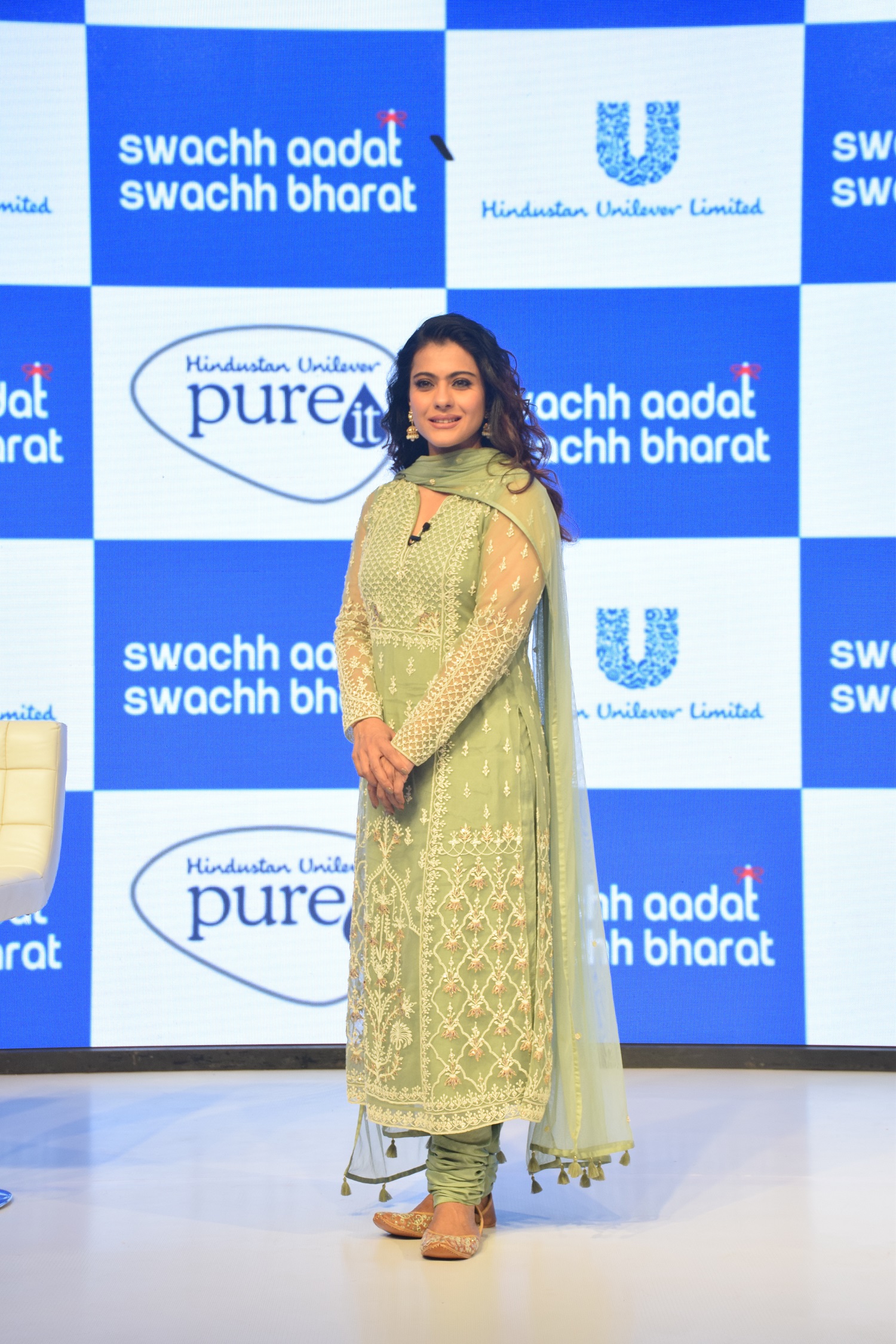   Swachh Aadat Swachh Bharat Advocacy Amabassador Kajol at the launch of the 'Playing Billion' campaign / GPN