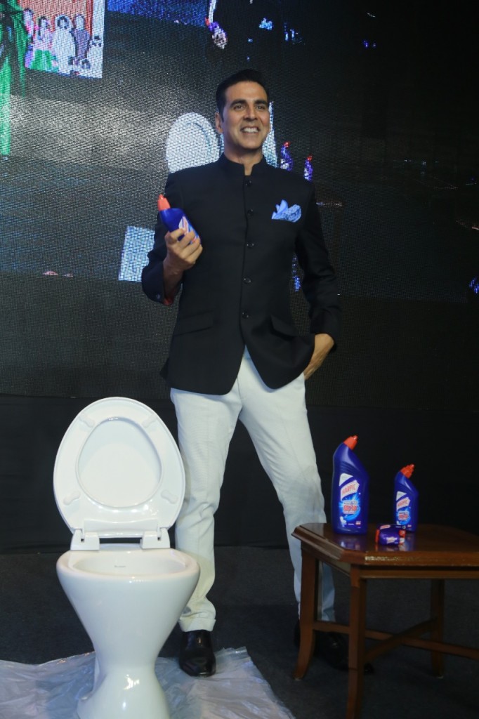 Harpic Brand Ambassador and Actor, Mr. Akshay Kumar - Photo By Sachin Murdeshwar GPN NEWS NETWORK 