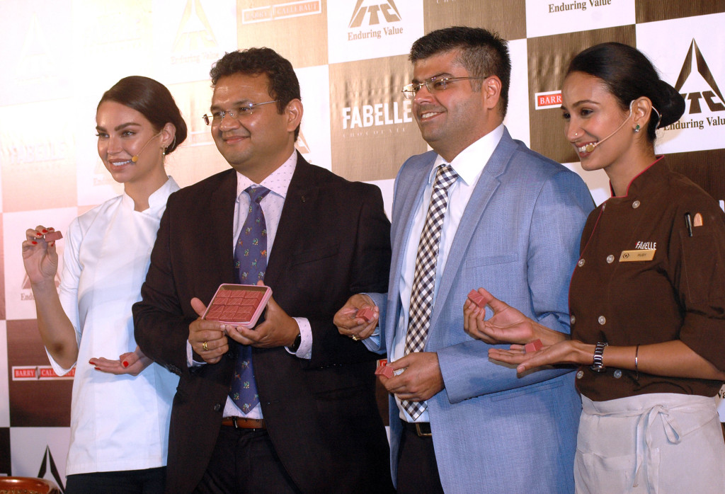 MUMBAI (GPN) : Sarah Todd - Celebrity Chef, Anuj Rustagi - Chief Operating Officer, Chocolate, Coffee and New Categories - Foods Division, ITC Ltd., Dhruv Bhatia, Senior Sales Director, Corporate Accounts - Barry Callebaut India and Ruby Islam - Fabelle Master Chocolatier.- Photos By Sachin Murdeshwar 
