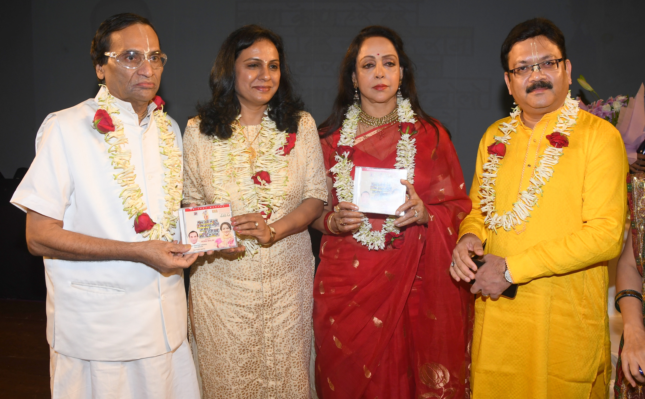 Narayan Agarwal, Gauri Yadwadkar, Hema Malini, and Kalanidhi Vivek Prakash during the album launch - Photo By Sachin Murdeshwar GPN 
