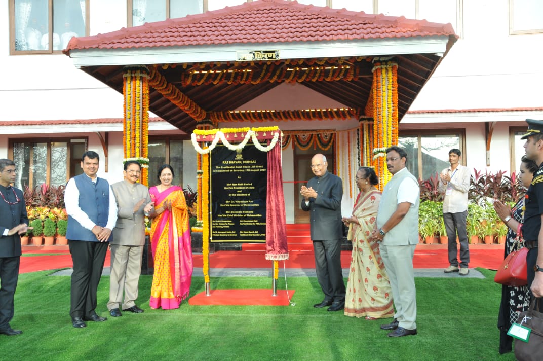 The President of India  Shri Ram Nath Kovind  during the function of unveiling the plaque in front of the restored and refurbished twin cannons at Raj Bhavan in the presence of Governor of Maharashtra, Ch. Vidyasagar Rao and other dignitaries.