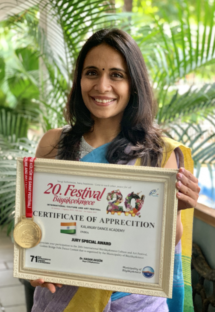 20th international buyukcekmece International culture and art festival Award won by Ms.Vaishali Sagar - Kalanjay Dance Academy India - Photo By Sachin Murdeshwar GPN
