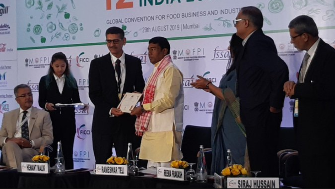 Felicitation of Mr. Rameshwar Teli, Minister of State for Food Processing Industries, Government of India at ‘FICCI FOODWORLD INDIA 2019’ organized by FICCI, jointly with the Ministry of Food Processing Industries - Photo By Sachin Murdeshwar GPN 