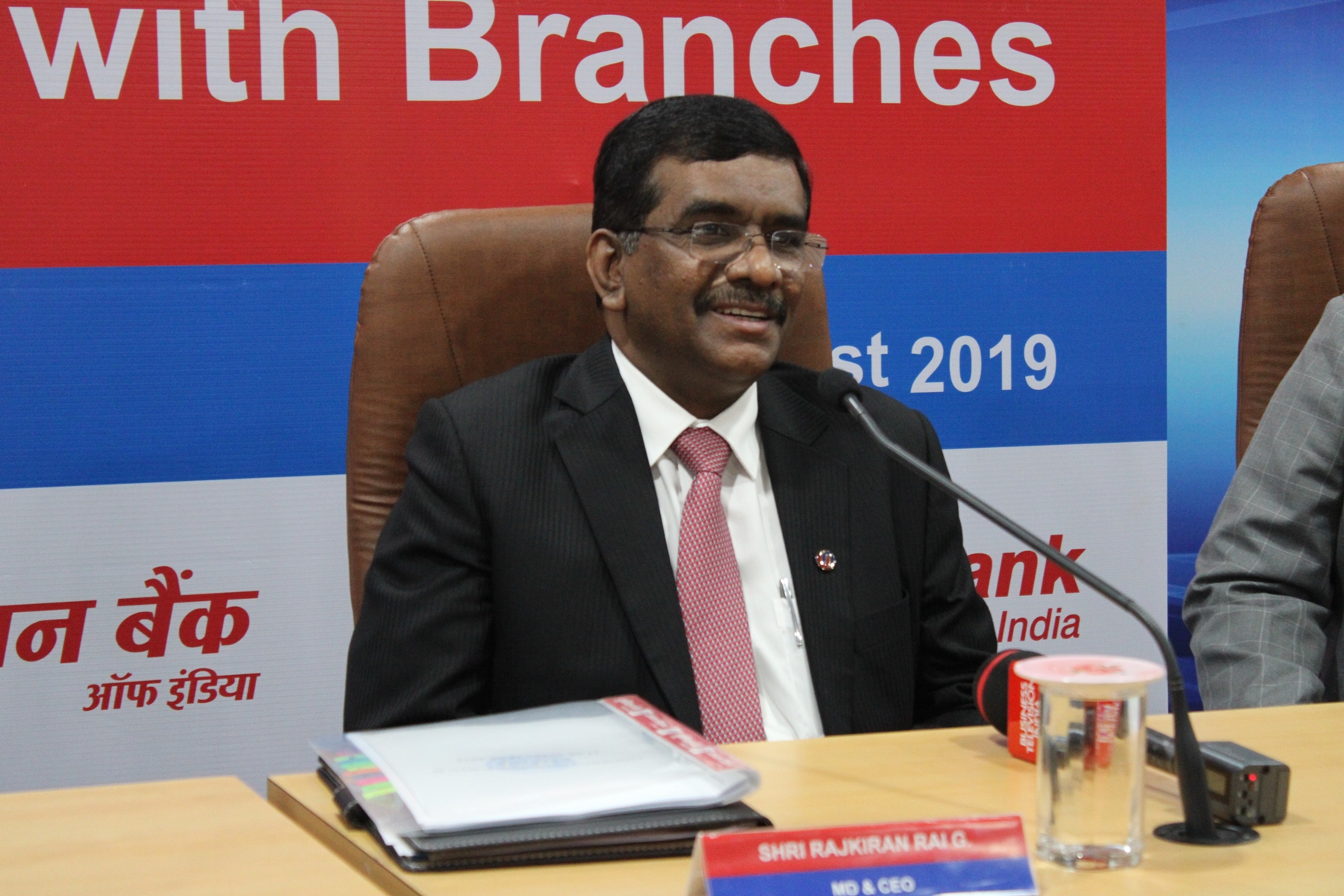 Mr. Rajkiran Rai G, MD & CEO, Union Bank of India (centre) at the collective consultative and ideation process conducted by Union Bank of India comprising meeting of all Branch Heads on 17th & 18th August 2019. The Regional Office Mumbai (West) meeting of all branch heads was held at the Union Bank of India Powai DIT Building on Sunday, 18th August 2019. 