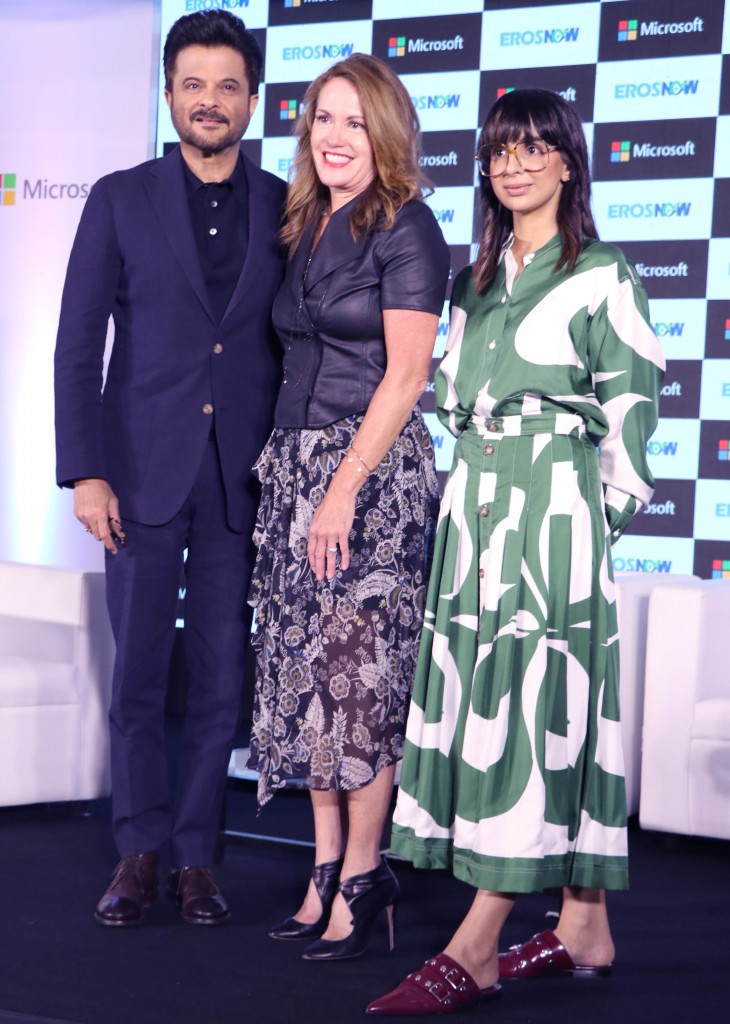 Mumbai : Bollywood Actor Anil Kapoor with Rishika Lulla Singh, CEO, Eros Digital (R) and  Peggy Johnson, Executive Vice President Business Development, Microsoft (C) during  Eros Now and Microsoft  witness the Next Level of Innovation in Mumbai on Thursday. Photo By Sachin Murdeshwar/ GPN19.09.2019