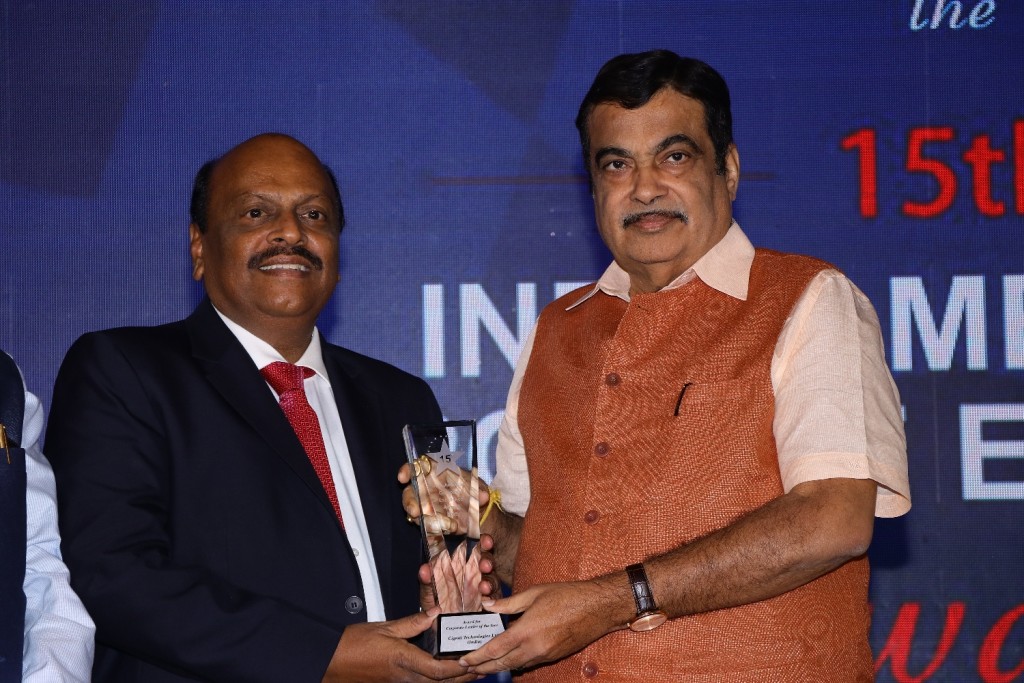 C V Subramanyam Chairman & MD, Cigniti Technologies receives 'Corporate Leader of the Year' award at the 15th Indo-American Corporate Excellence (I-ACE) Awards from Nitin Gadkari, Hon'ble Minister -Photo By Sachin Murdeshwar GPN