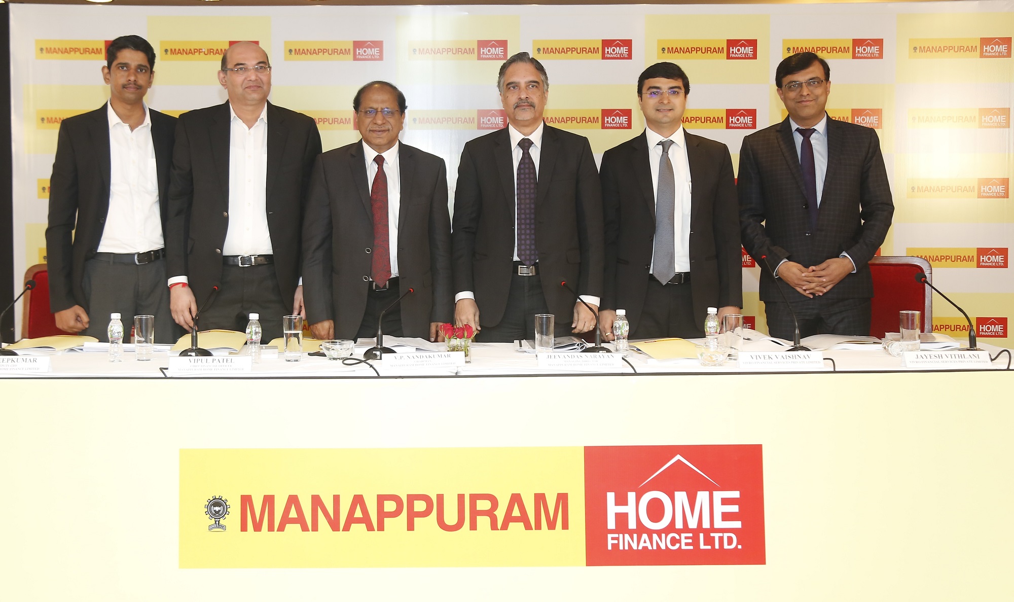 (From L to R): Mr. Sandeepkumar (Deputy CEO, Manappuram Home Finance Limited), Mr. Vipul Patel (Chief Financial Officer, Manappuram Home Finance Limited), Mr. V.P. Nandakumar (Chairman, Manappuram Home Finance Limited) , Mr. Jeevandas Narayan (Managing Director, Manappuram Home Finance Limited), Mr. Vivek Vaishnav ( Vivro Financial Service Limited) and Mr. Jayesh Vithlani ( Vivro Financial Service Limited) at the announcement of company’s NCD issue - Photo By Sachin Murdeshwar GPN