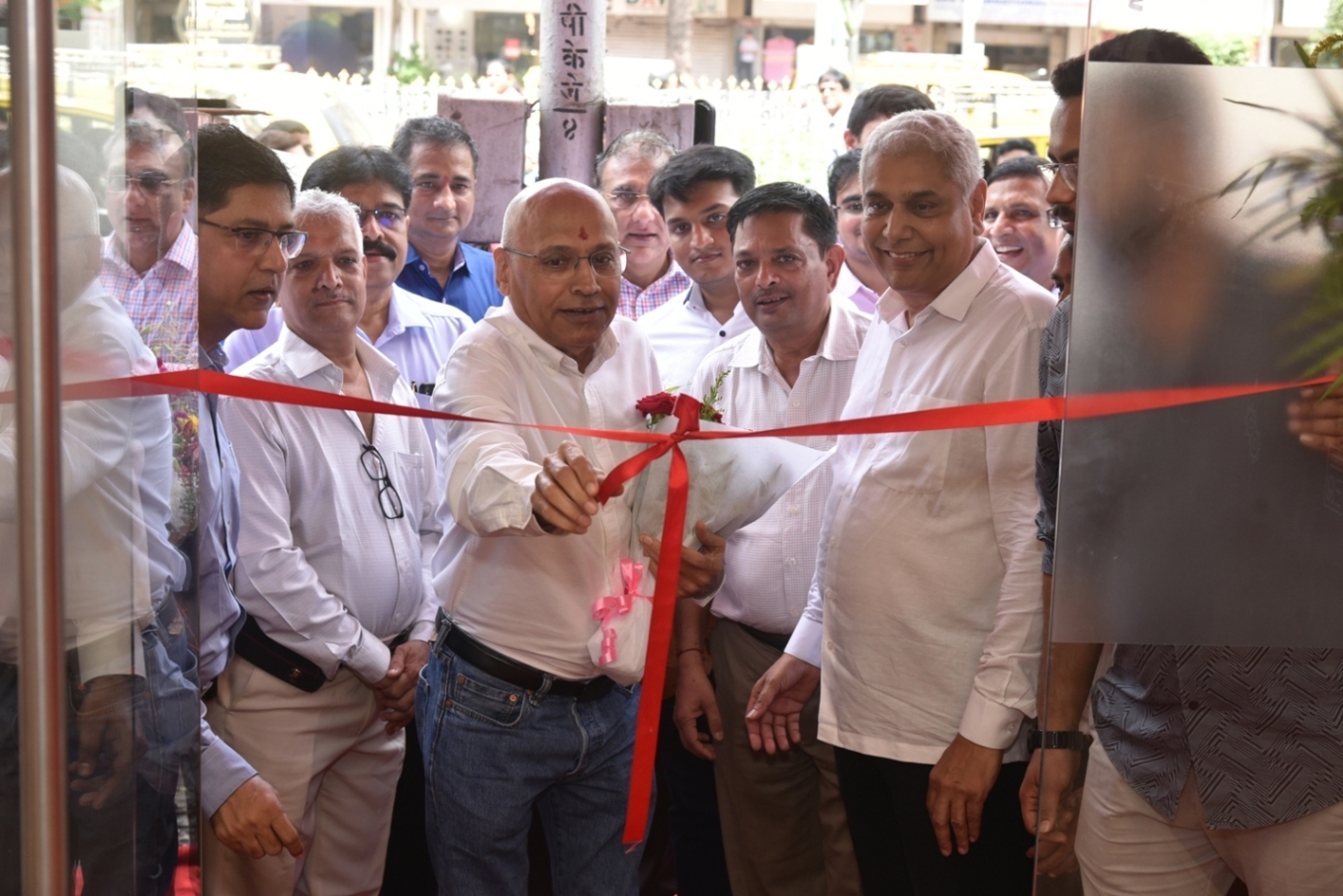 Mr. Inder T. Jaisinghani (CMD, Polycab India Ltd.) inaugurates their first-ever Polycab Experience Centre in the country at the iconic Lohar Chawl market in Mumbai.- Photo By Sachin Murdeshwar GPN