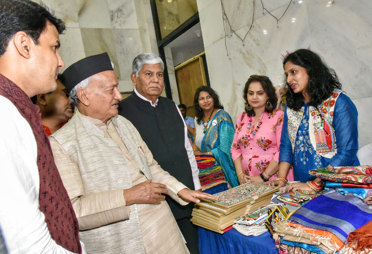 Governor Koshyari Promotes Khadi to Empower Rural Artisans at Khadi Fashion Show at World Trade Centre -Photo By Sachin Murdeshwar GPN