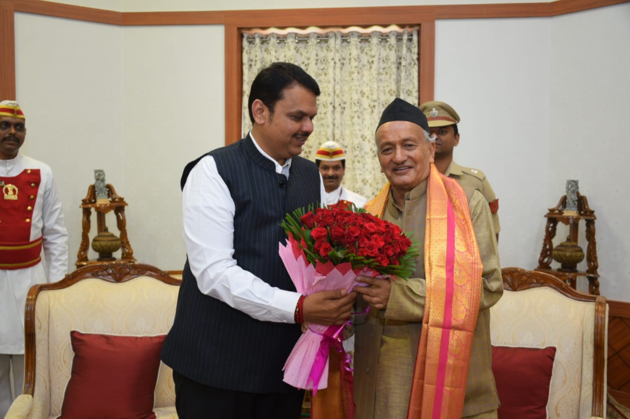 Maharashtra Chief Minister Devendra Fadanvis today (28th) called on Governor Bhagat Singh Koshyari at Raj Bhavan, Mumbai. The Chief Minister exchanged Diwali greetings with the Governor -By Sachin Murdeshwar GPN