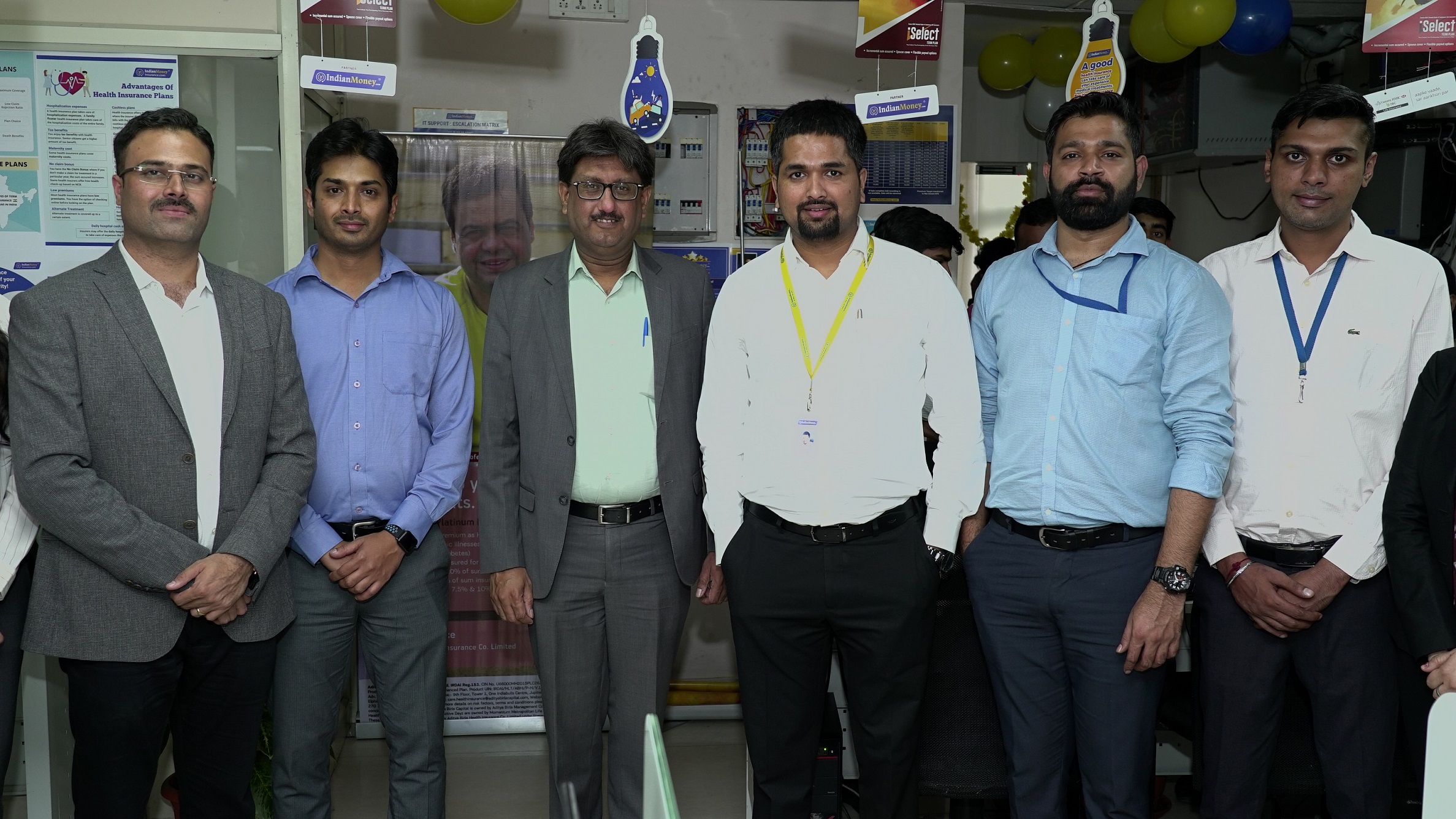  (Centre - L to R) Rishi Mathur, Chief Digital & Strategy Officer, Canara HSBC OBC Life Insurance & C S Sudheer, Founder & CEO of IndianMoney Group announcing the partnership. -Photo By Sachin Murdeshwar GPN