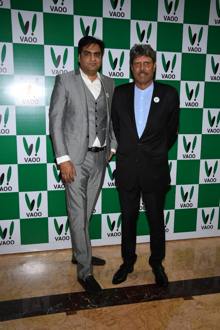 Abhineet Pathak CEO of VAOO with Kapil Dev during launch of VAOO -An all new Application for cab services offers at The Taj Lands End, Mumbai on Thursday. /10.10.2019 -Photo By Sachin Murdeshwar GPN