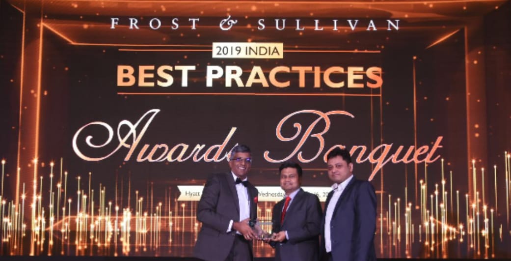 Abhishek Sinha, COO and Board Member, L&T Technology Services receives the Award from Mr. Anand S, Vice President, Frost and Sullivan -Photo By Sachin Murdeshwar GPN 