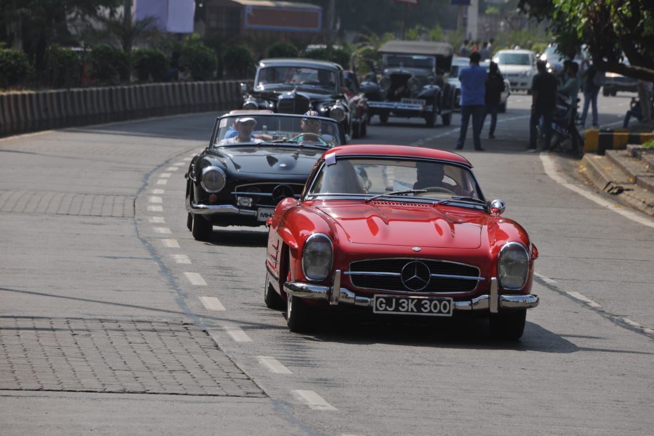 The Glorious300SL leads a convoy of timeless Mercedes-Benz cars