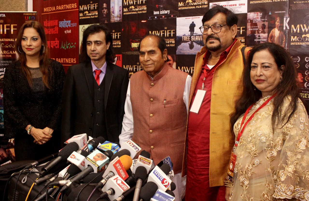 Preety Bhalla, Devashish Sargam,D Y Patil,Suvashit & Shipra Raj -By GPN