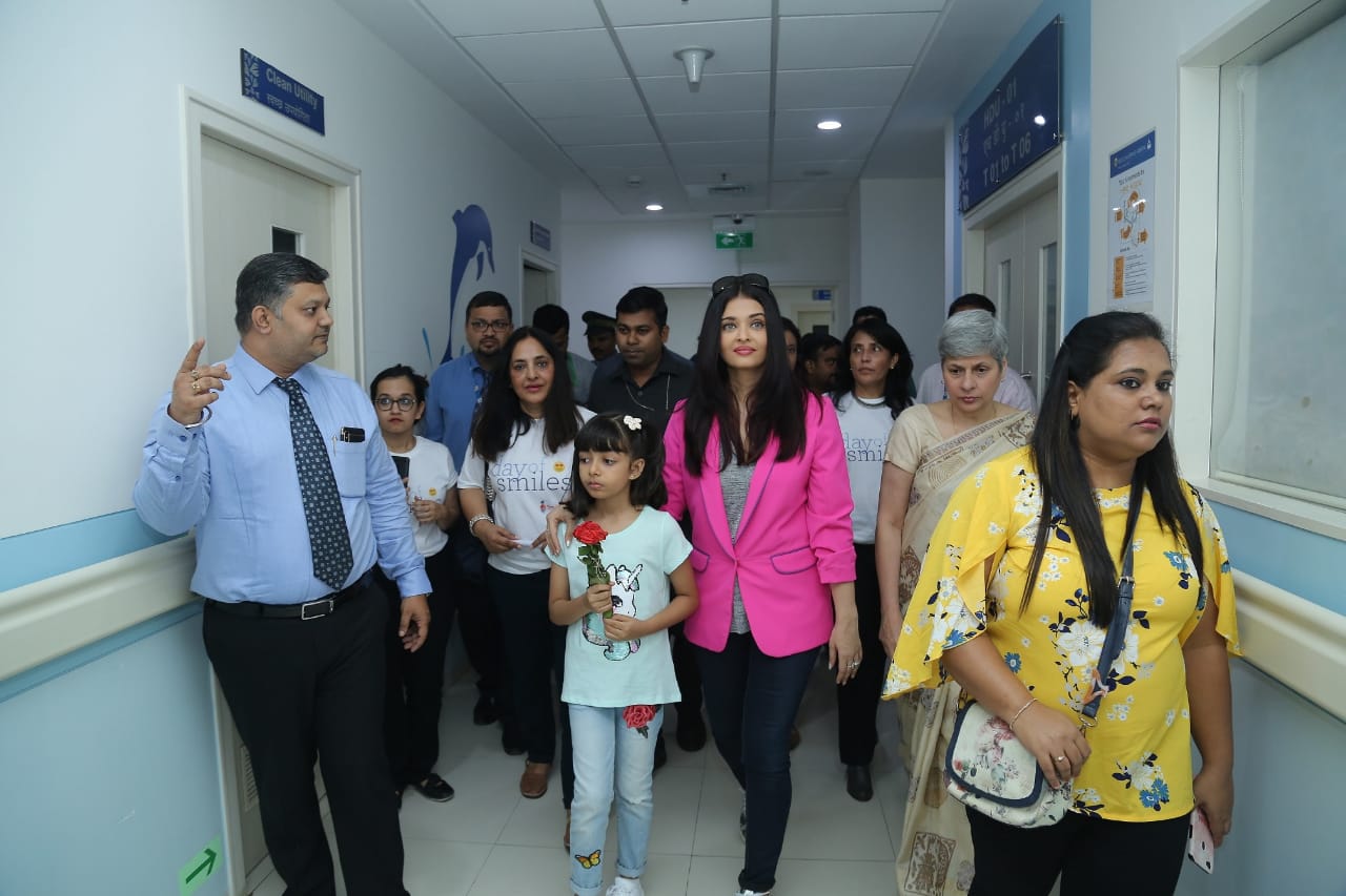 Mr Rupesh Choubey, Facility Director and Dr Soonu Udani, Clinical Director, Narayana Health SRCC Children’s Hospital took arranged a facility tour for Bollywood diva and former Miss World Aishwarya Rai Bachchan explaining about the hospital facility, which is the dedicated pediatric superspeciality hospital in Mumbai. Aishwarya Rai Bachchan, Smt Vrinda Rai and Aaradhya Bachchan celebrates ‘Day Of Smiles’ with Smile Train India at the Narayana Health SRCC Children’s Hospital, at Haji Ali, Worli in Mumbai today on the occasion of her Late father’s Birthday. The family spent time with cleft patients and encouraged them to live full lives and pursue their dreams -Photo By Sachin Murdeshwar GPN