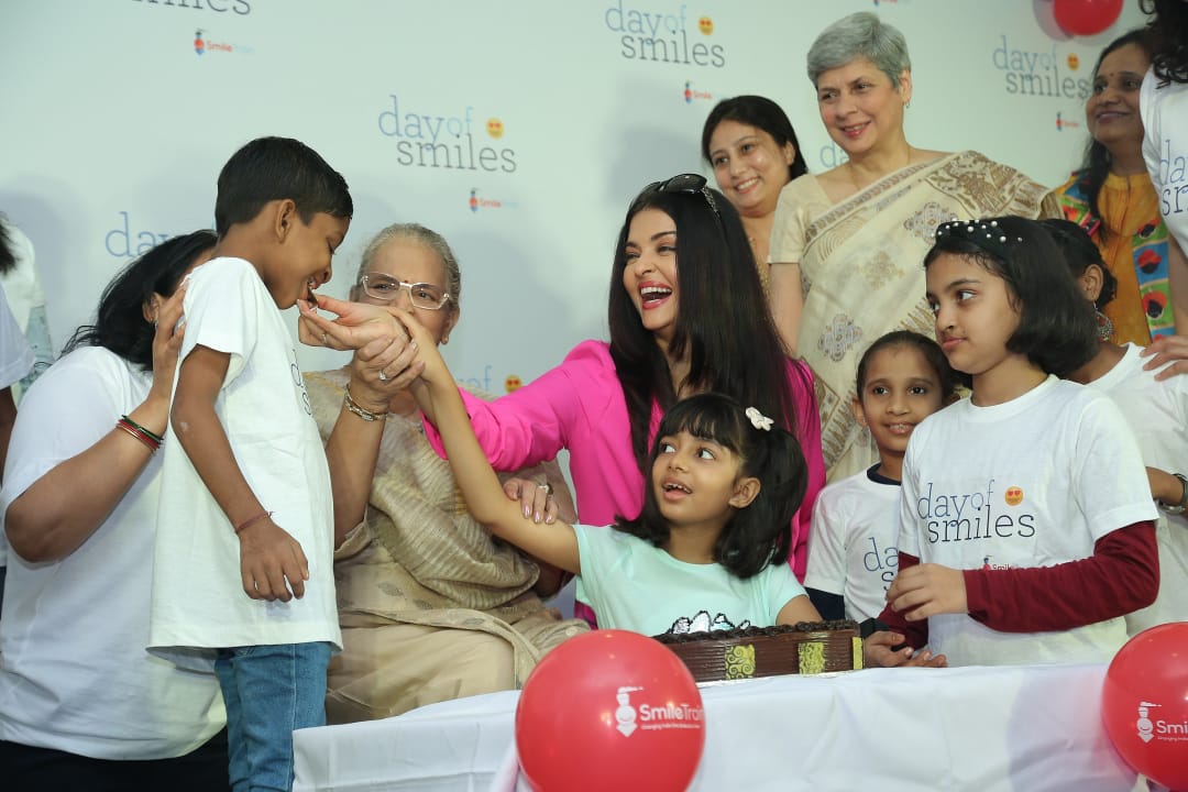 Aishwarya Rai Bachchan and Aaradhya Bachchan celebrating ‘Day Of Smiles’ along with cleft patients at the Narayana Health SRCC Children’s Hospital, at Haji Ali, Worli in Mumbai today. Aishwarya Rai Bachchan, Smt Vrinda Rai and Aaradhya Bachchan along with Smile Train India celebrated ‘Day Of Smiles’ at the hospital on the occasion of her Late father’s Birthday -Photo By Sachin Murdeshwar GPN