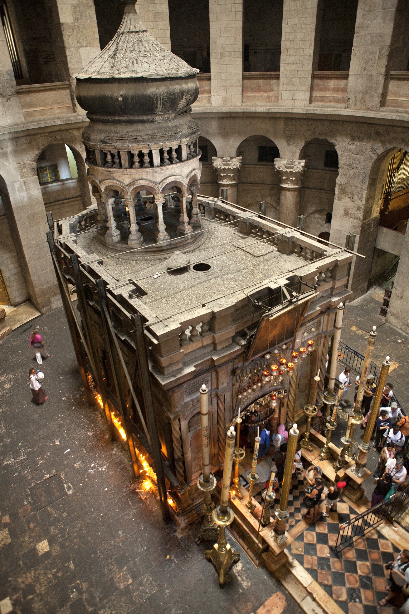 Church of the Holy Sepulcher. Jerusalem. Credit to Mordagan and Israel Ministry of Tourism
