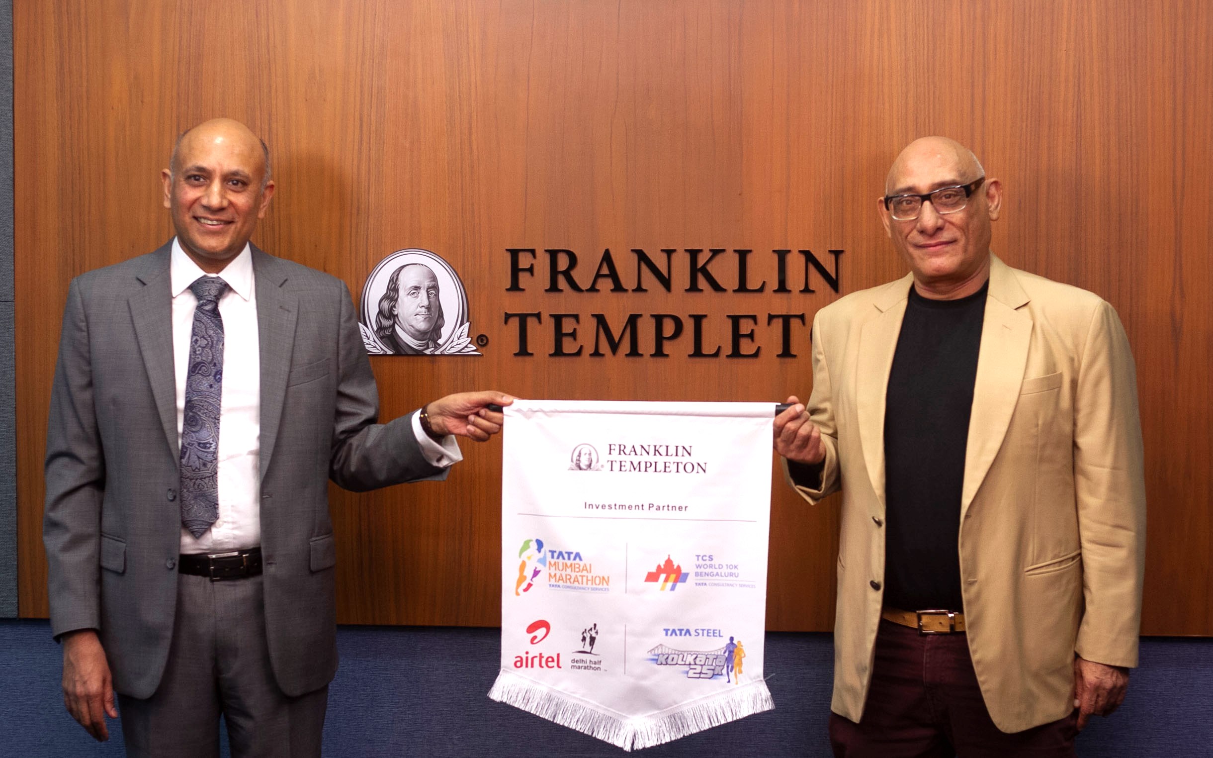  (From L-R) -  Sanjay Sapre- President, Franklin Templeton India and Anil Singh, MD, Procam International at the announcement of association with Procam Distance Running Events -Photo By GPN
