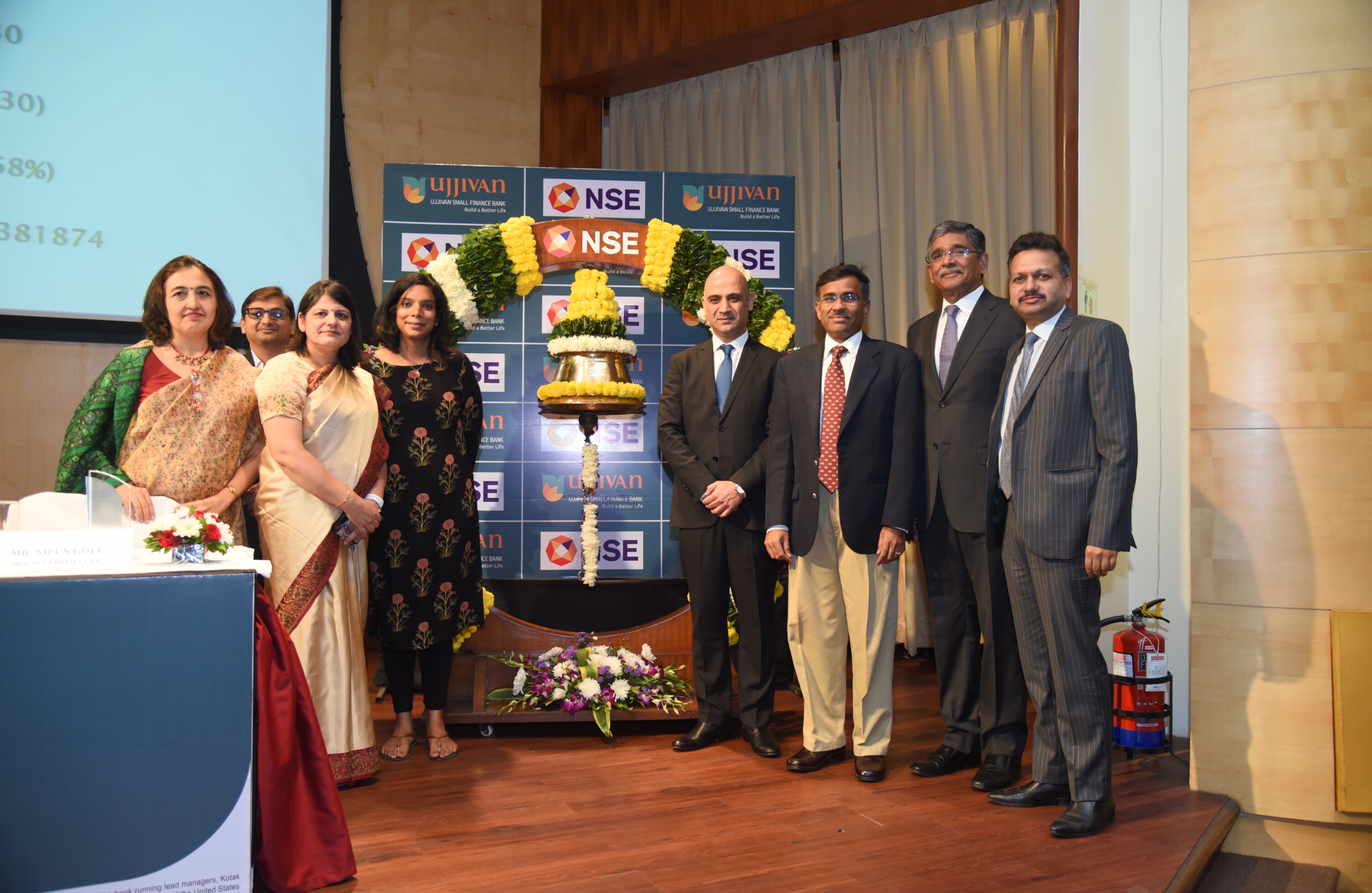 (L - R): Mr. Nitin Chugh, MD & CEO, Ujjivan Small Finance Bank along with Mr. Vikram Limaye, MD & CEO, National Stock Exchange -Photo By Sachin Murdeshwar GPN