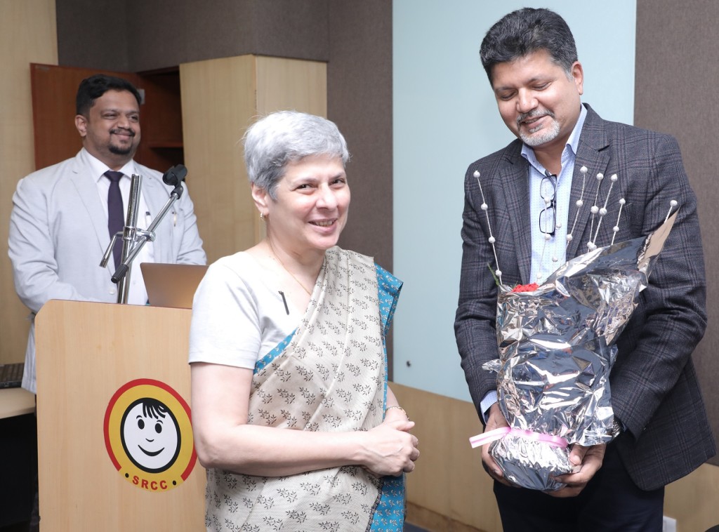 Dr. Soonu Udani, Medical Director, Narayana Health SRCC Children's Hospital felicitating Dr Sudhir Gupta, Vice-President, Cotecna Group at the inauguration of Narayana Health – SRCC Hospital launches first-of-its-kind Neurofibromatosis Clinic (NF Clinic) -Photo By GPN