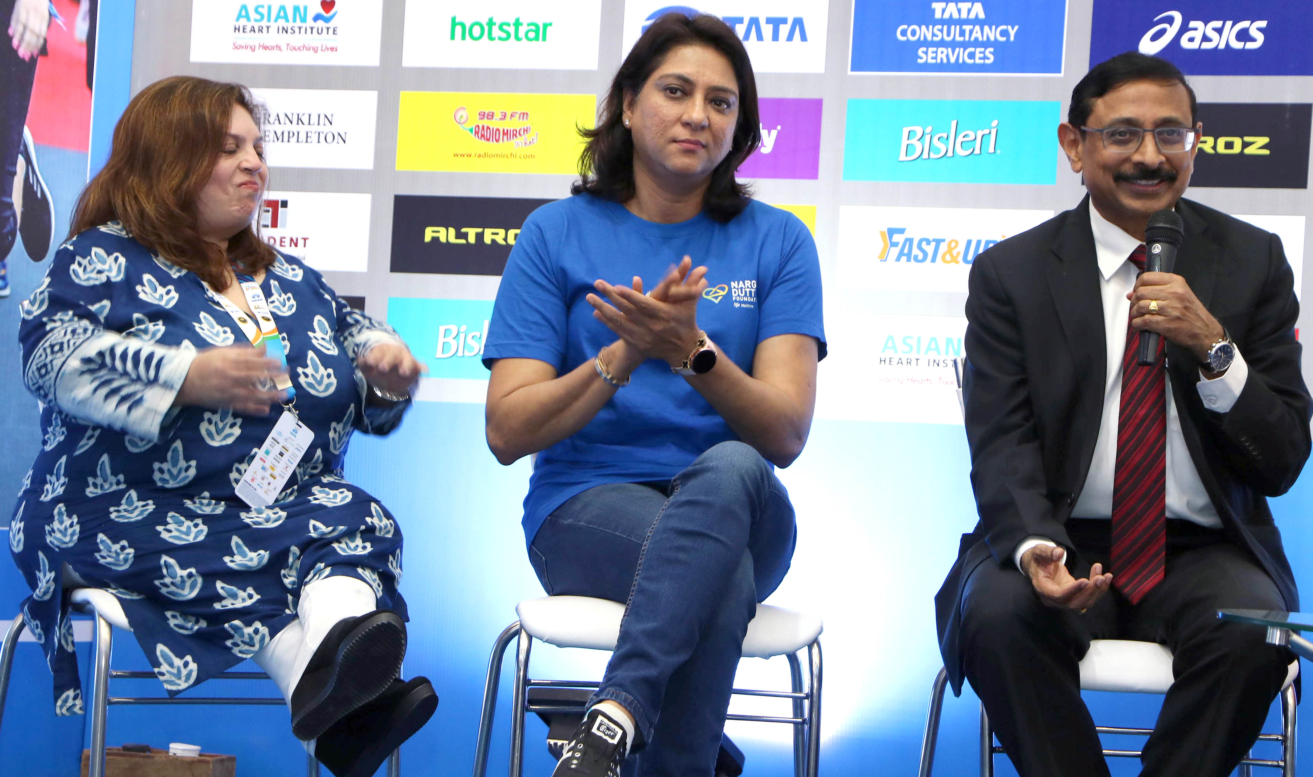 Mumbai : Congress leader Priya Dutt with V S Parthasarathy, Group CFO & Group CIO of Mahindra & Mahindra and supporter of project Nanhi Kali charity address during press meet of Tata Mumbai Marathon,in Mumbai on Tuesday. Photo By Sachin Murdeshwar/14.01.2020