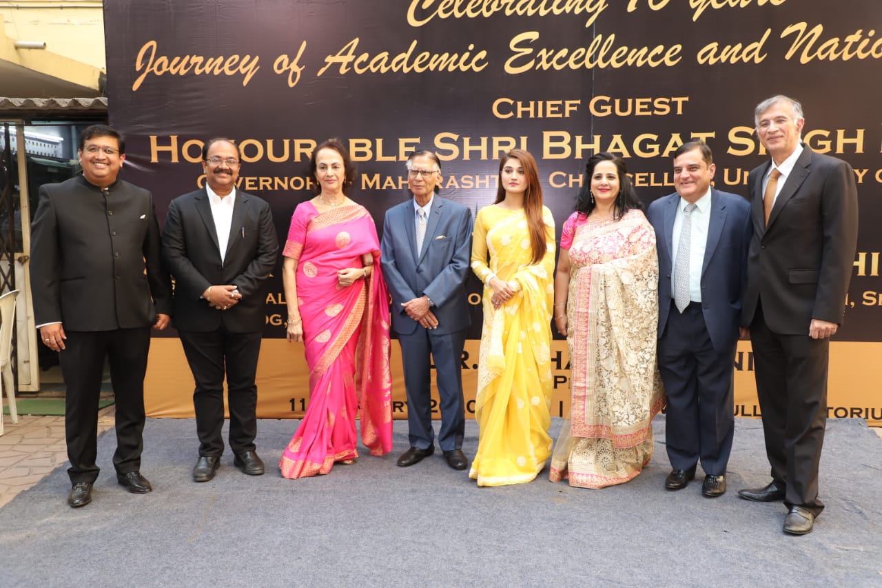 Dr. Neha Jagtiani, Principal, RD National College with Key Dignitaries Shri R. Ramanan, Mission Director, Atal Innovation Mission, NITI Aayog, Government of India, Ms. Arushi Nishank, Chairperson of the Sparsh Ganga Campaign, members of the HSNC Board