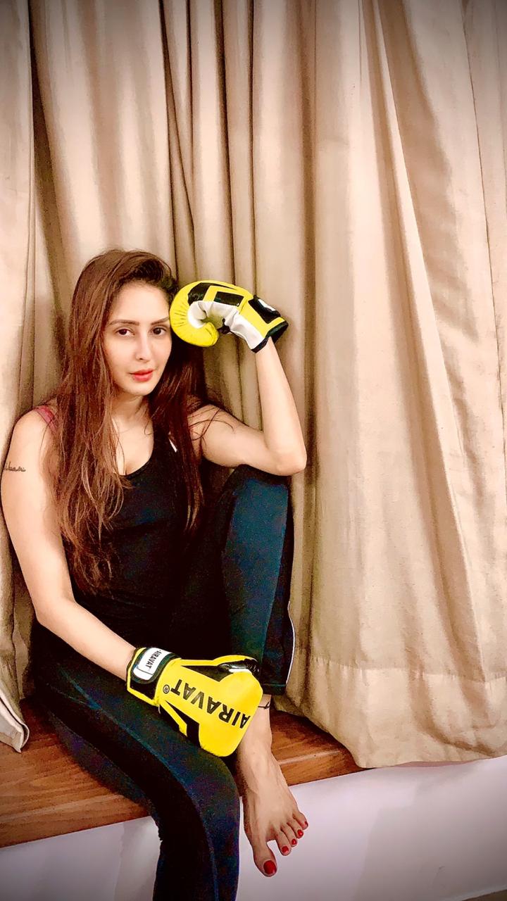 Chahatt Khanna is really setting the bar higher each day . She is now  learning mix martial arts and it's one of the toughest sports around |  Global Prime News