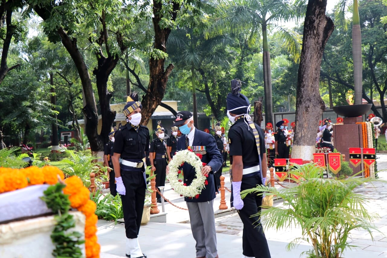 KARGIL VIJAY DIWAS -PUNE 26/7/2020 Maj Gen AK Hukku (Retd) paid the homage at National War Memorial on Kargil Vijay Diwas