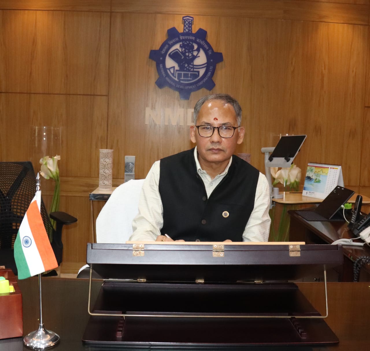 Shri Sumit Deb has assumed charge as Chairman-cum-Managing Director of NMDC Limited -Photo By GPN