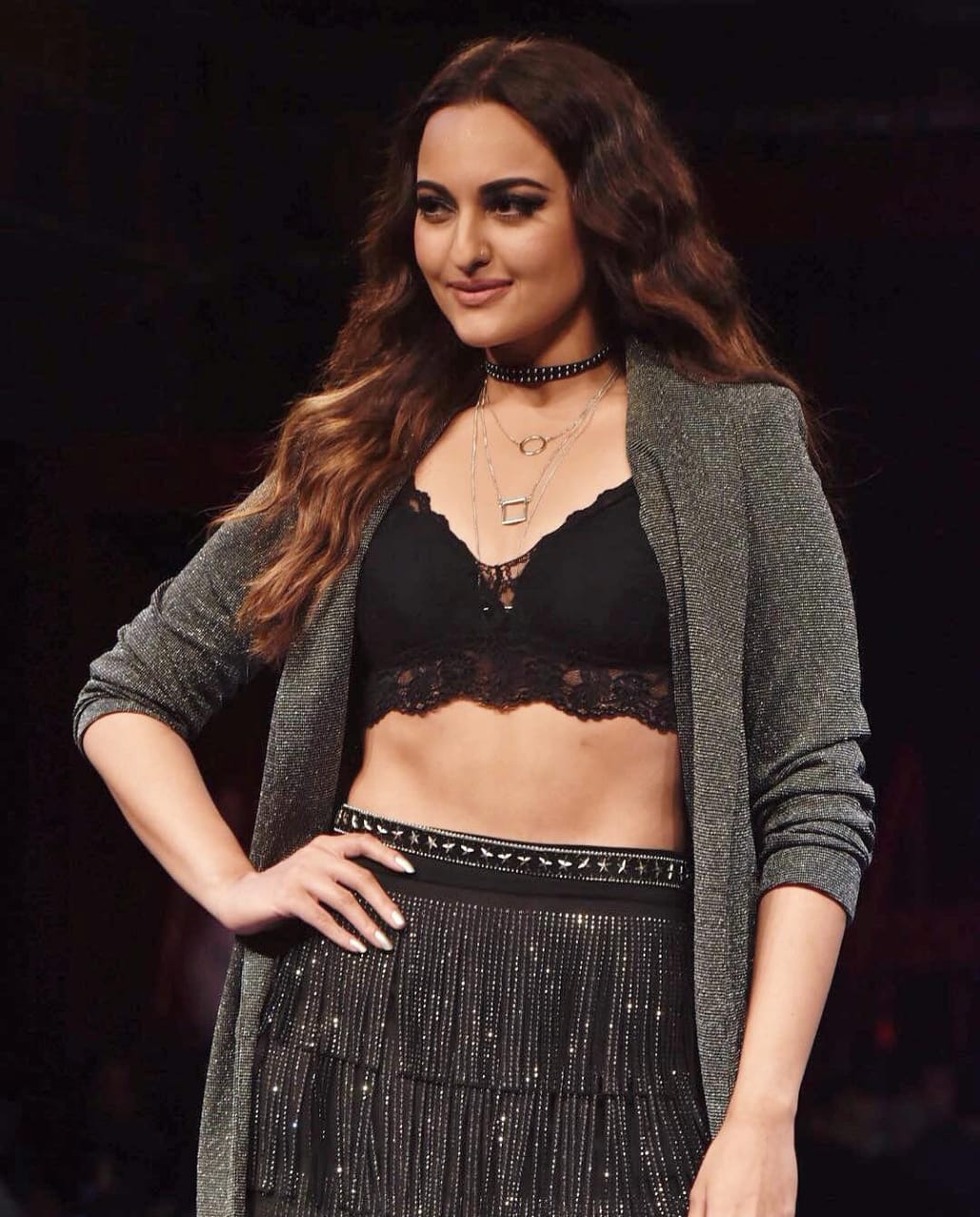 Bollywood Celebrity Sonakshi Sinhas Best Stunning Sensuous Top Pics From The Lens Of Gpn