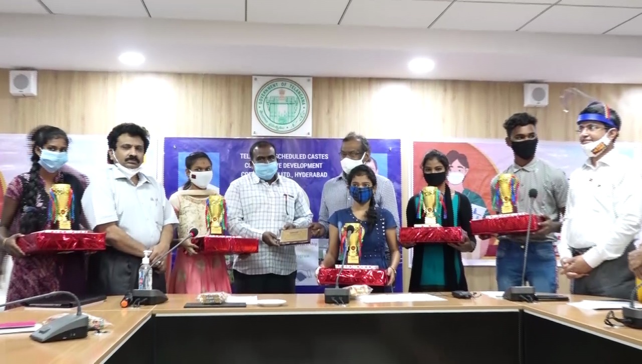 PNB-Zonal Office Hyderabad along with Chief Secretary of Social Welfare Department of Government of Telangana -Photo By GPN