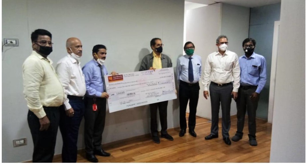 Mumbai Zone handed over DD of Rs 64 lacs to the Hon. Chief Minister of Maharashtra Shri Uddhav Thackeray by Sh D Chand, CGM and Sh R K Hegde, GM towards CM COVID 19 Relief Fund on behalf of Punjab National Bank -Photo By GPN