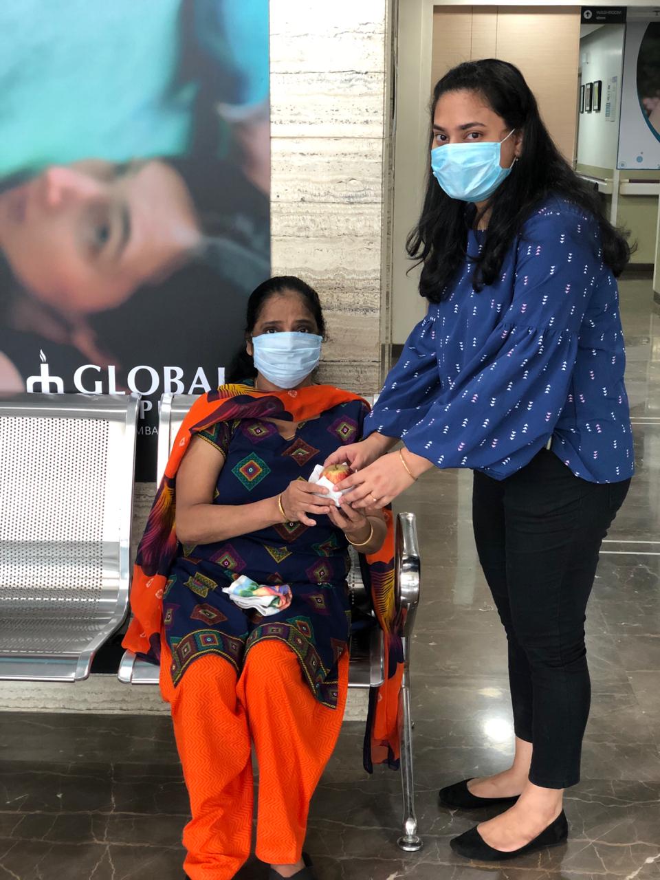 Distribution of Apple on World Heart Day at Global Hospital, Parel, Mumbai
