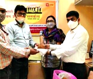 PNB Senior officials of Bhopal felicitated teachers with shawls and teaching materials like whiteboards and stationery items.The drive was carried across 13000 branches