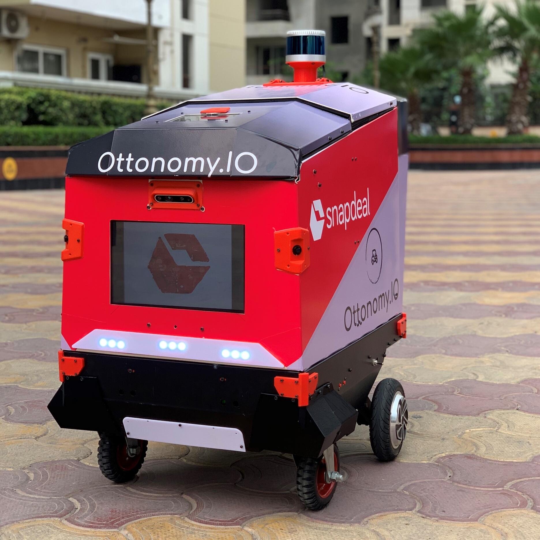 Ottonomy IO- Contactless delivery, with robots sanitizing packages on the way: Snapdeal and autonomous mobility startup  Ottonomy IO -Photo By GPN