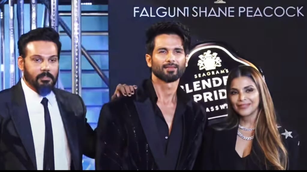 Blenders Pride Glassware Fashion Tour 2022, Powered by FDCI, Rewrites ...